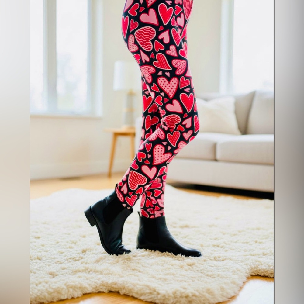 💗S/L NEW Girls Valentines Day Pink Heart Leggings, Buttery Soft Yoga Pants